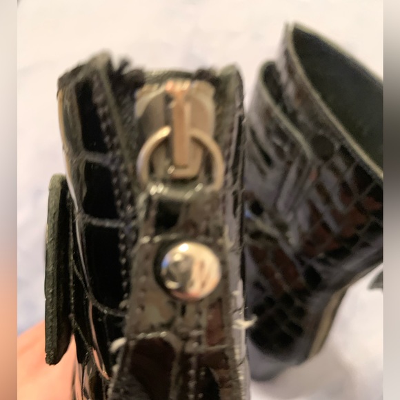 Stuart Weitzman Croc Embossed Leather Ankle Boots| Size 5 - Picture 4 of 11